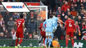 Liverpool và Man City đồng loạt sảy chân ở Ngoại hạng Anh